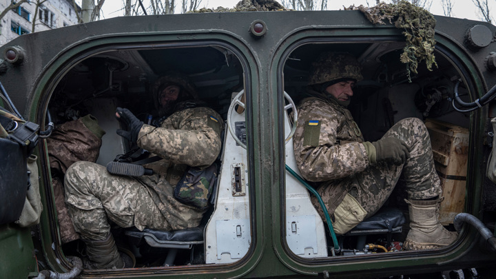 Боевики ВСУ занимались мародерством перед сдачей Великой Новоселки в ДНР - Новости на Вести.ru