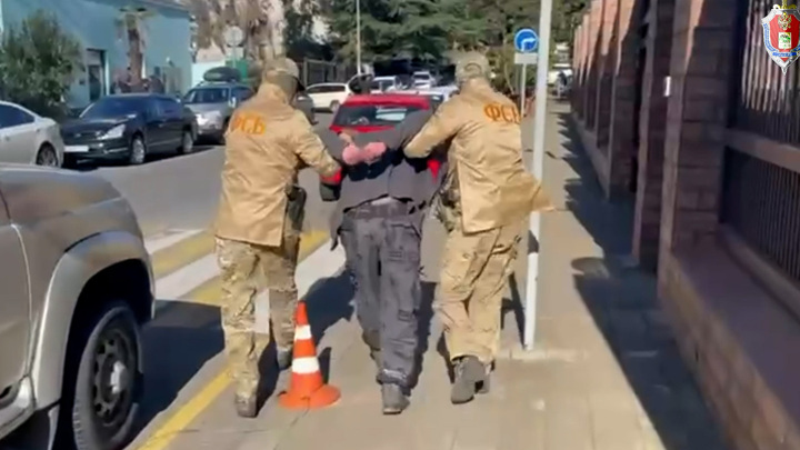 В Сочи силовики задержали террориста, готовившего диверсию на железной дороге - Новости на Вести.ru