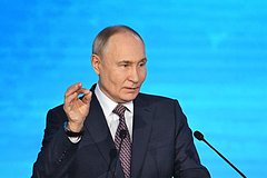 Песков назвал Путина уникальным президентом