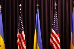 Украина попросит США возобновить военную помощь