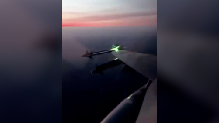 Полет истребителя F-16 на Украине сняли на видео - Новости на Вести.ru