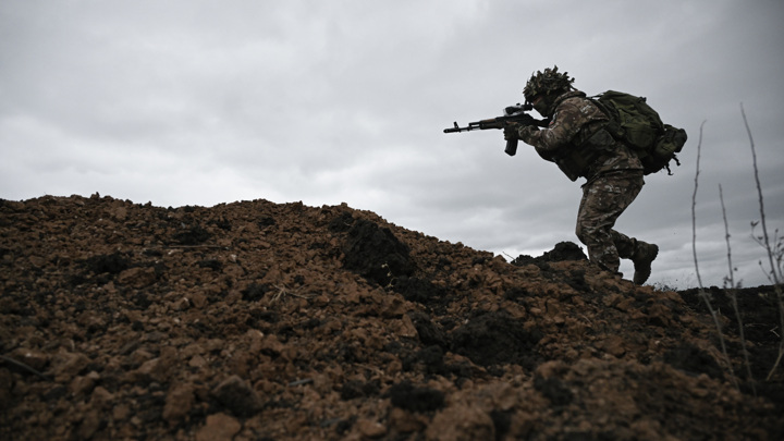 Боец Бурят признался, что при штурме позиций ВСУ использует бурятский язык - Новости на Вести.ru