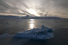 Крупнейший в мире айсберг сел на мель в районе Атлантики